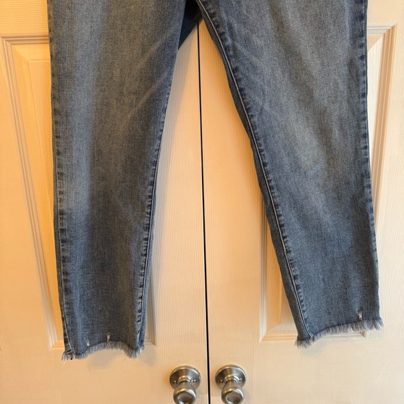 STS Blue Women's Jean - Picture 4 of 5